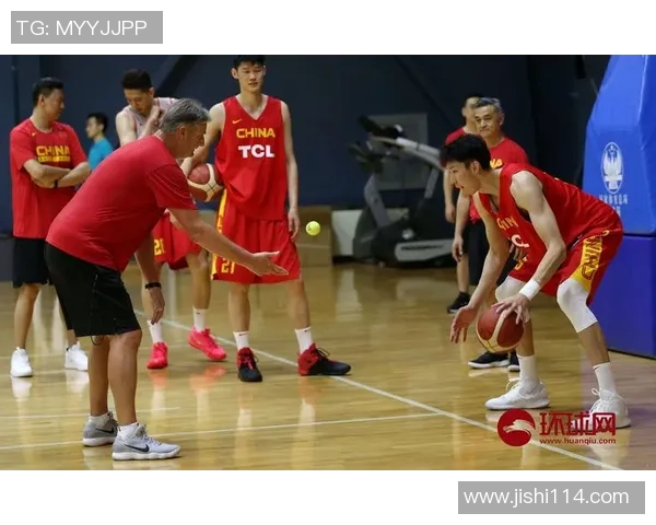 南京篮球队与北京篮球队赛后分析：力量对决的精彩瞬间与战术解析